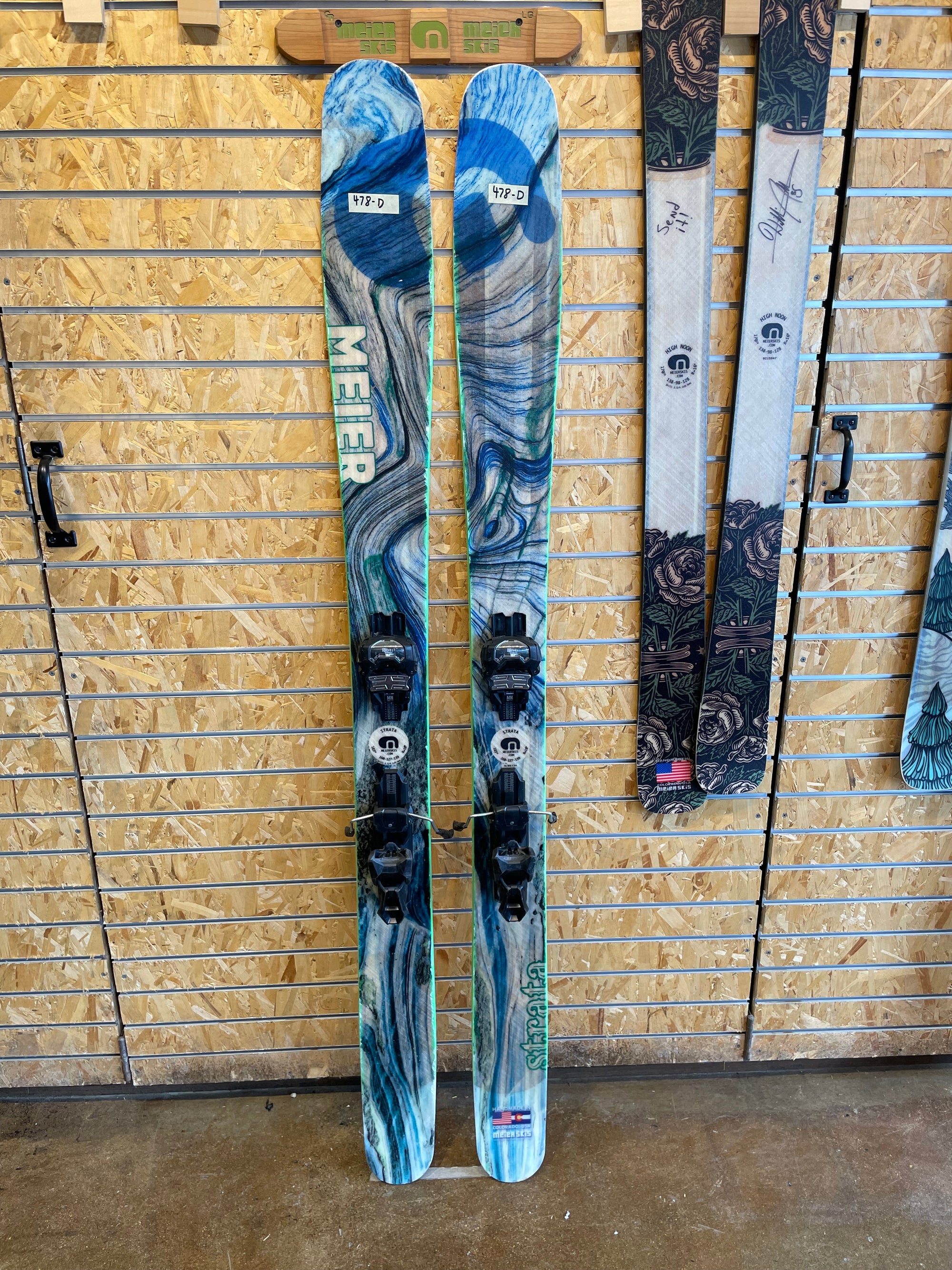 Strata 183cm Demo Ski