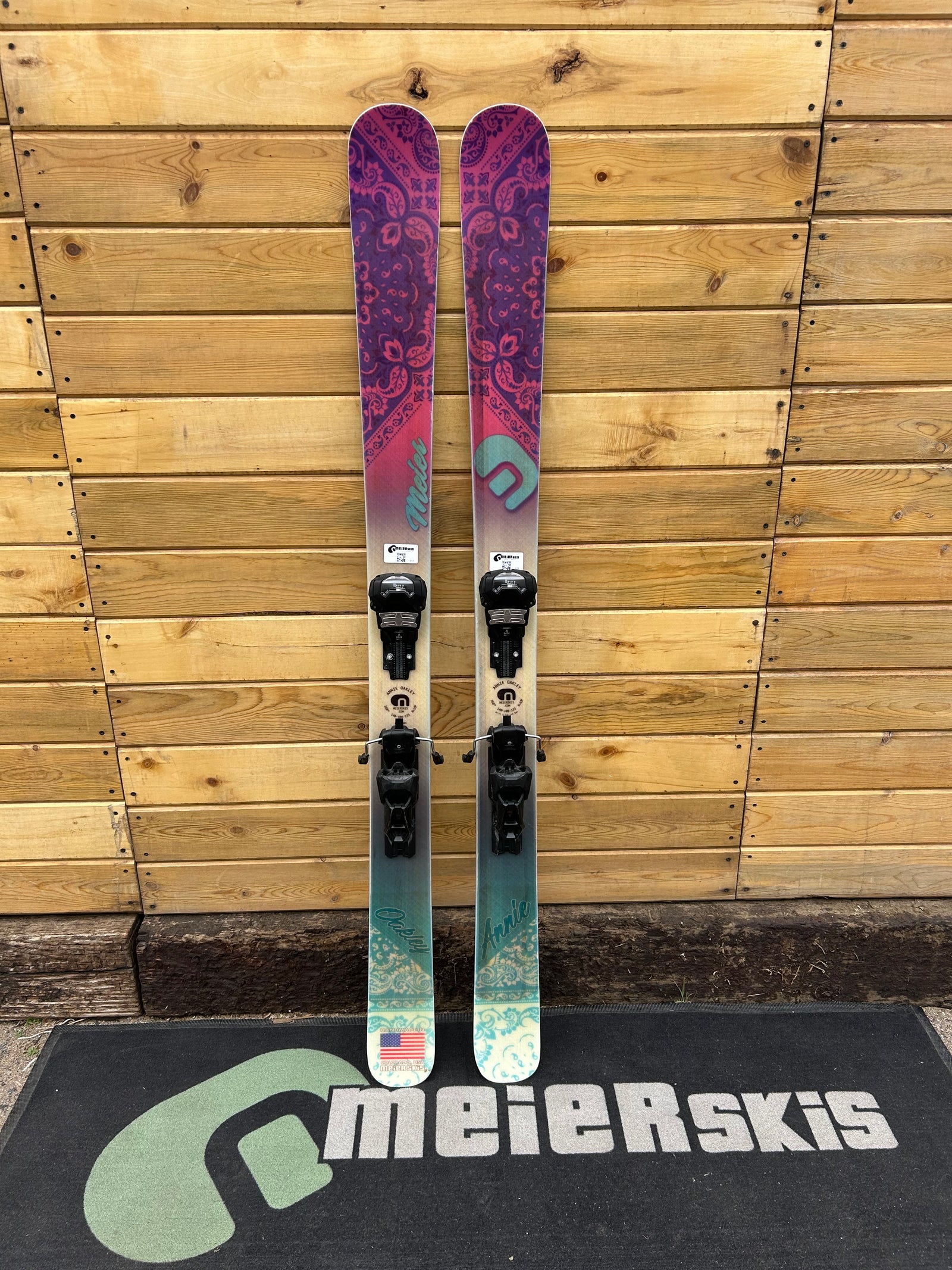 Annie Oakley 168cm Demo Ski