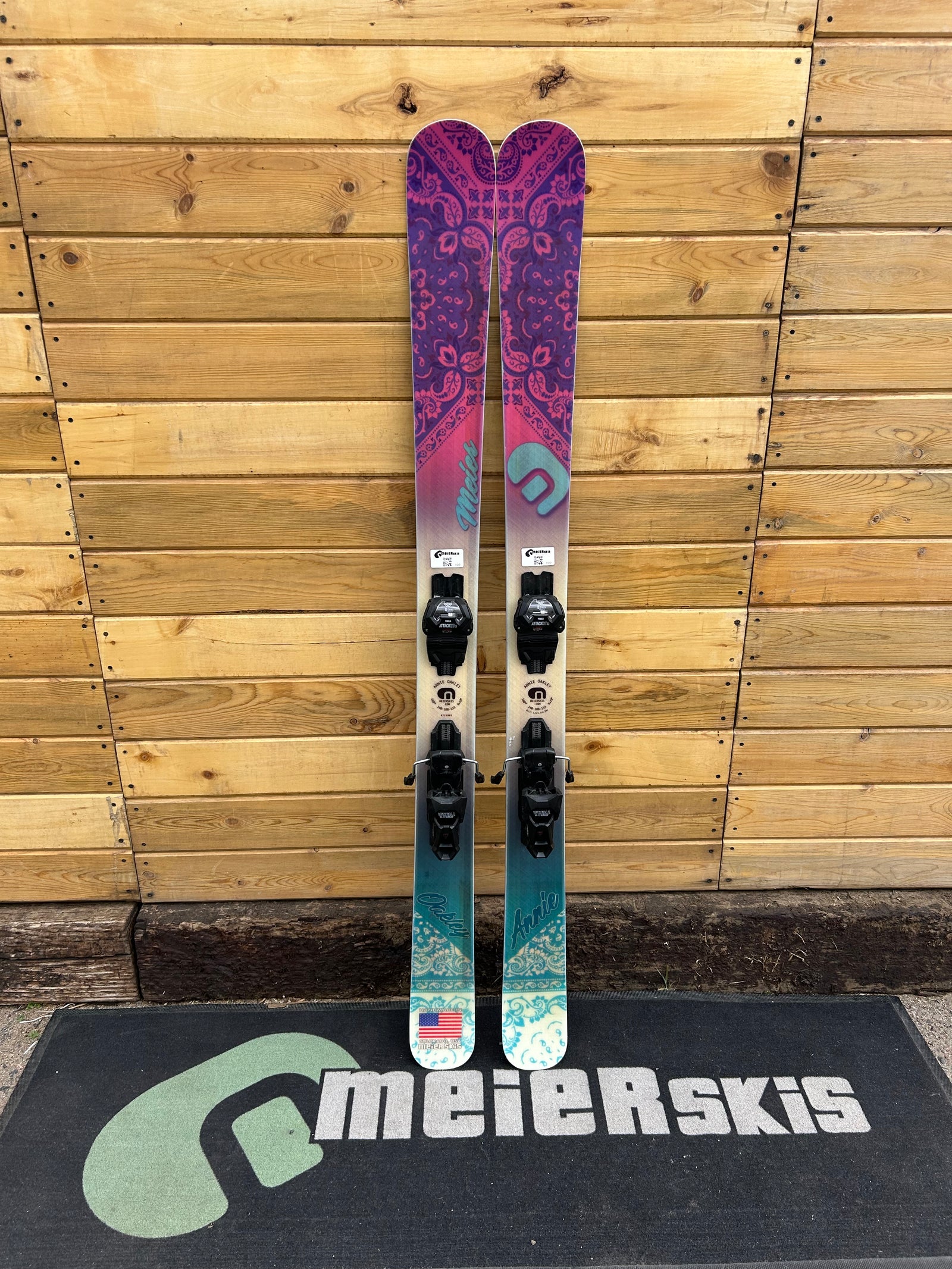 Annie Oakley 168cm Demo Ski