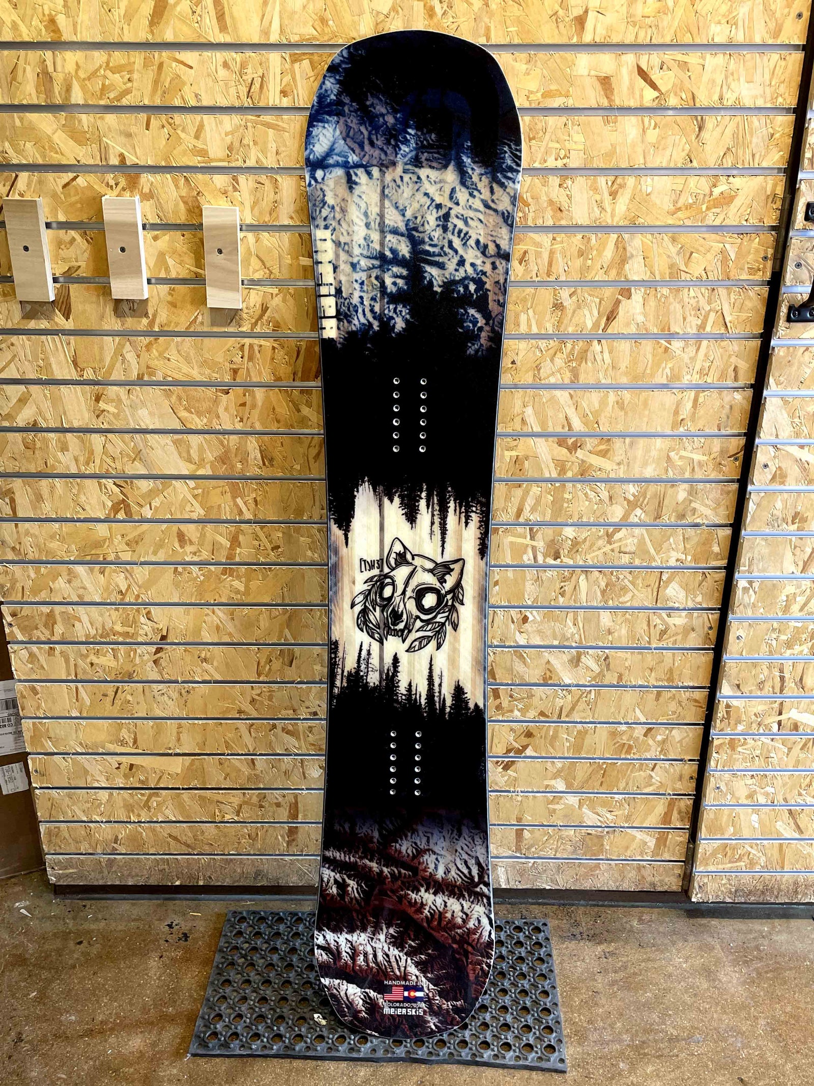 Native Snowboard 154 - Custom Graphic